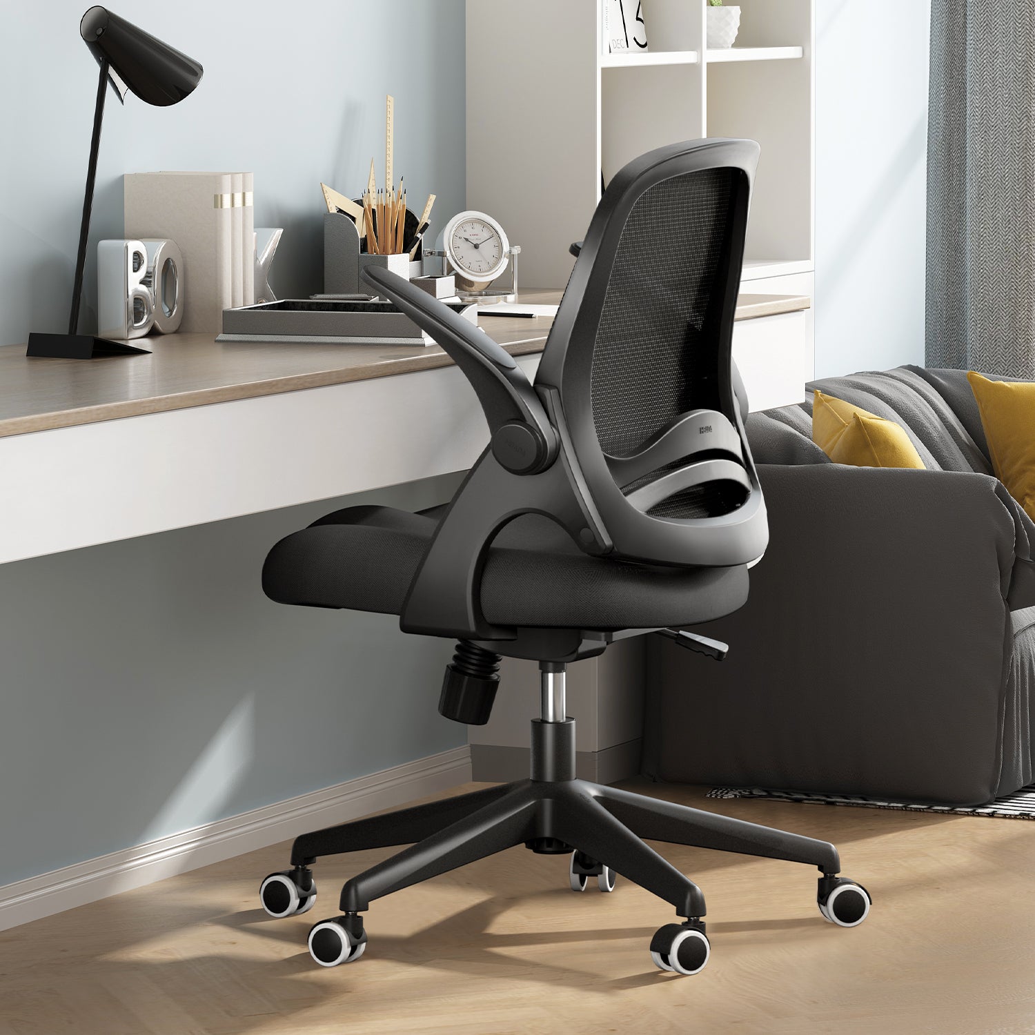 HBADA J1 Penguin-inspired office chair