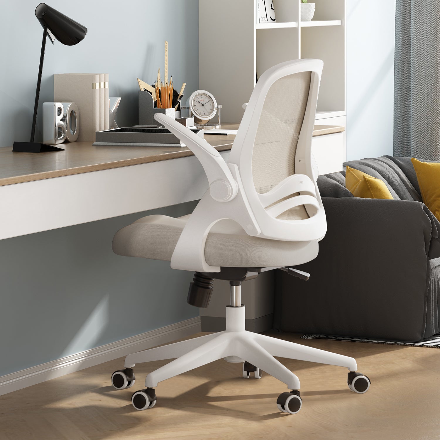 HBADA J1 Penguin-inspired office chair